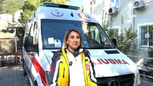 Marmaris’in tek kadın ambulans sürücüsü görenleri şaşırtıyor