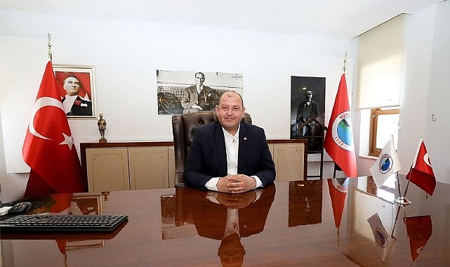 Menderes’te Çocuklara Bayram Kutlaması