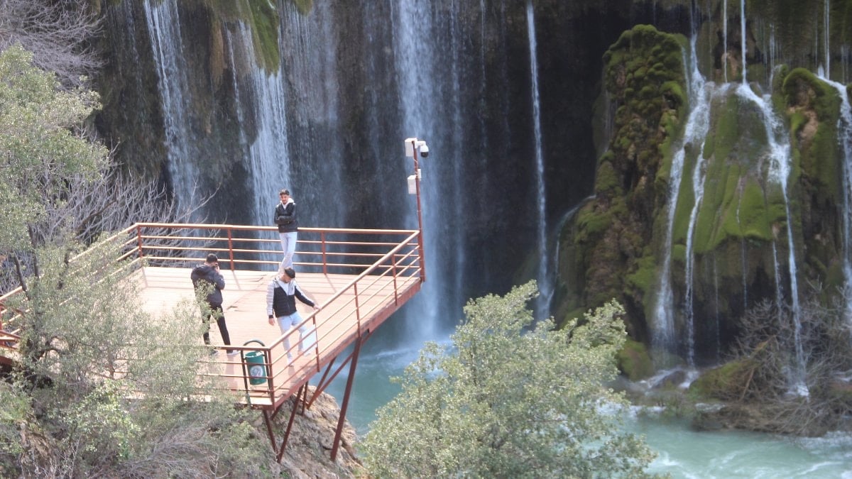Mersin Yerköprü Şelalesi ziyaretçileri hayran bırakıyor