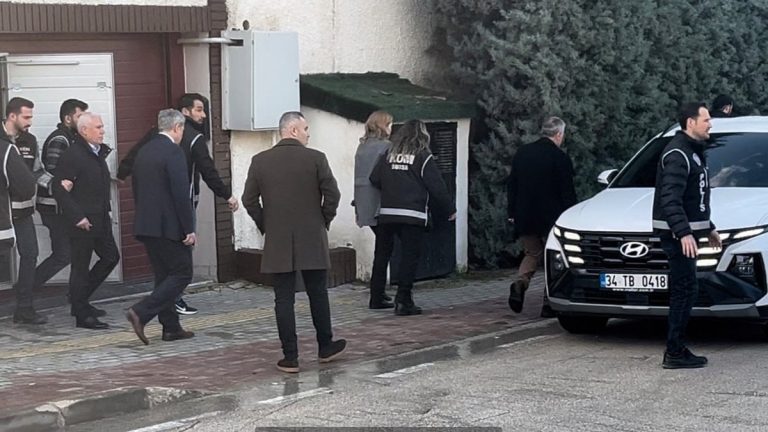 Mustafa Bozbey’in gözaltına alındığı anlar