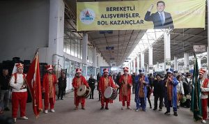 Nevşehirliler Mehter Marşlarıyla Pazar Alışverişi Yaptılar