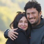 Oyuncu Yasemin Sakallıoğlu’nun evlilik yıl dönümü paylaşımı! Statta kutladılar