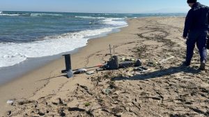 Sakarya sahilinde parçalanmış durumda olan bir İHA bulundu