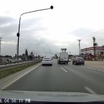 Sakarya’da bir sürücü hem kendi hem de diğer sürücülerin canını tehlikeye attı