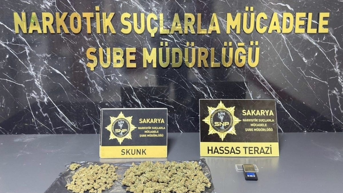 Sakarya’da konum atarak uyuşturucu satan zehir tacirleri suçüstü yakalandı