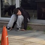 Sakarya’da madde etkisindeki genç kendinden geçti, ambulansı görünce kaçtı