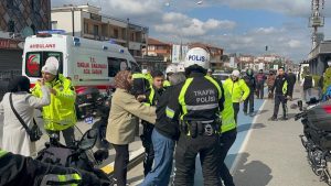 Sakarya’da trafikte kavga eden sürücüler yaralandı