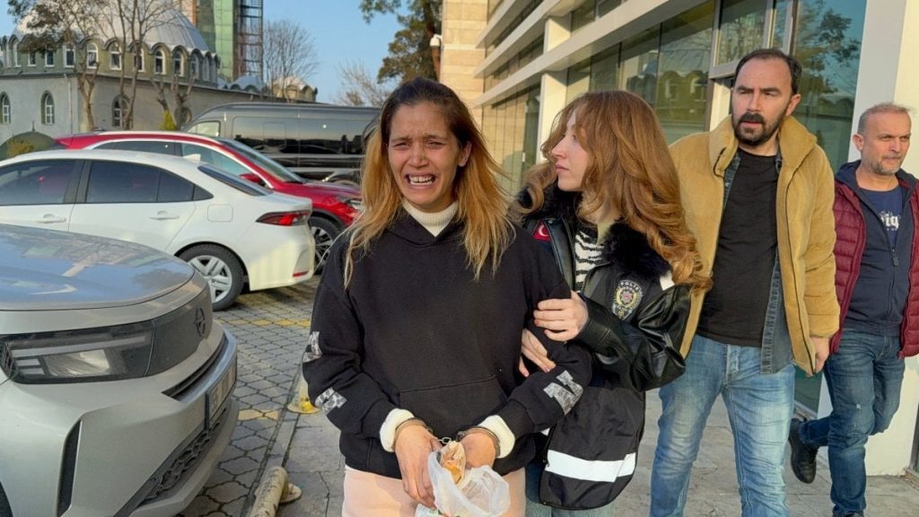 Samsun’da 60 suç kaydı bulunan 8 çocuk annesi kadın tutuklandı