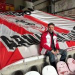 Samsunspor taraftarı, yaptırdığı bayrakla tüm Avrupa deplasmanlarına gitti