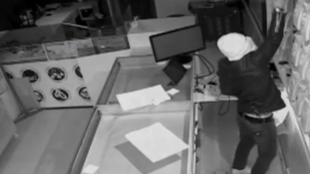 Şanlıurfa’da kuyumcu soygunu kamerada