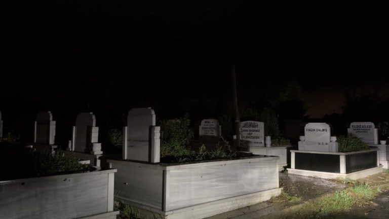 Sarıyer’de mezarlık ziyaretinde kanlı saldırı: 2 kişi hayatını kaybetti