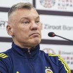 Sarunas Jasikevicius, Dubai’de mahsur kaldı