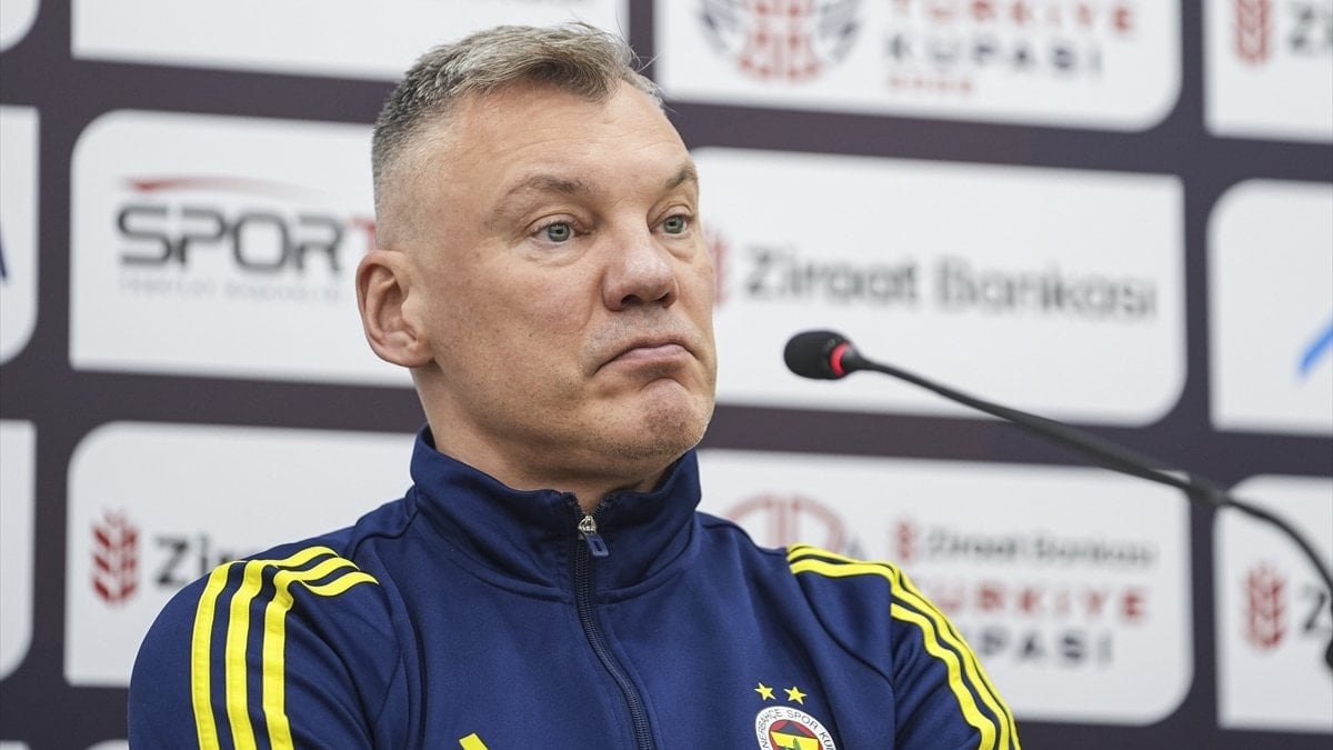 Sarunas Jasikevicius, Dubai’de mahsur kaldı
