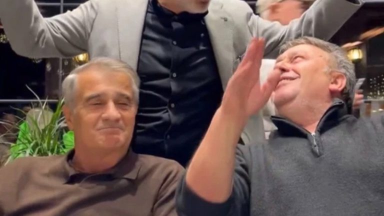 Şenol Güneş ve İsmail Türüt’ten “Ben seni sevduğumi” performansı