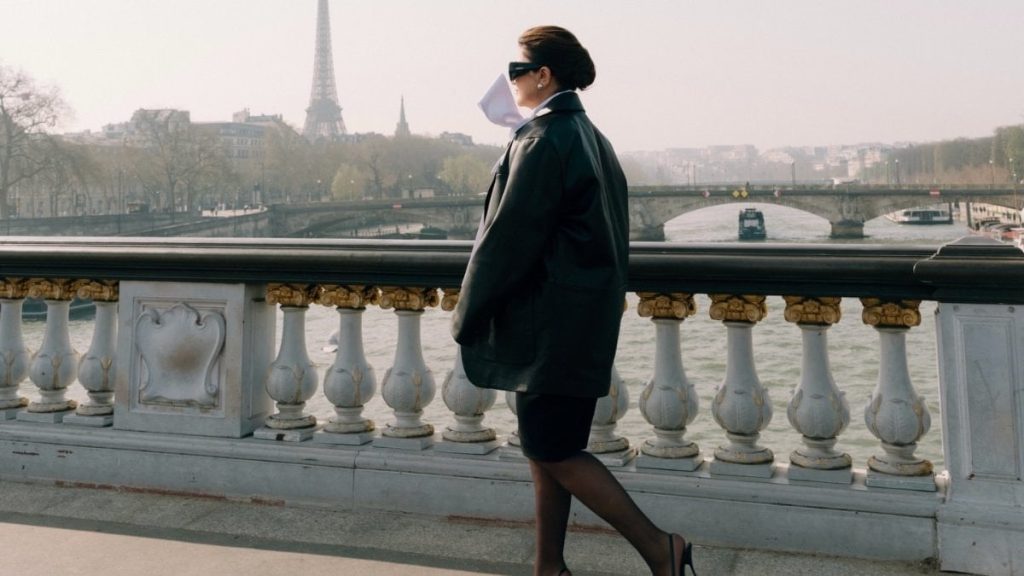 Sibel Can Paris’te! Kareleri beğeni topladı