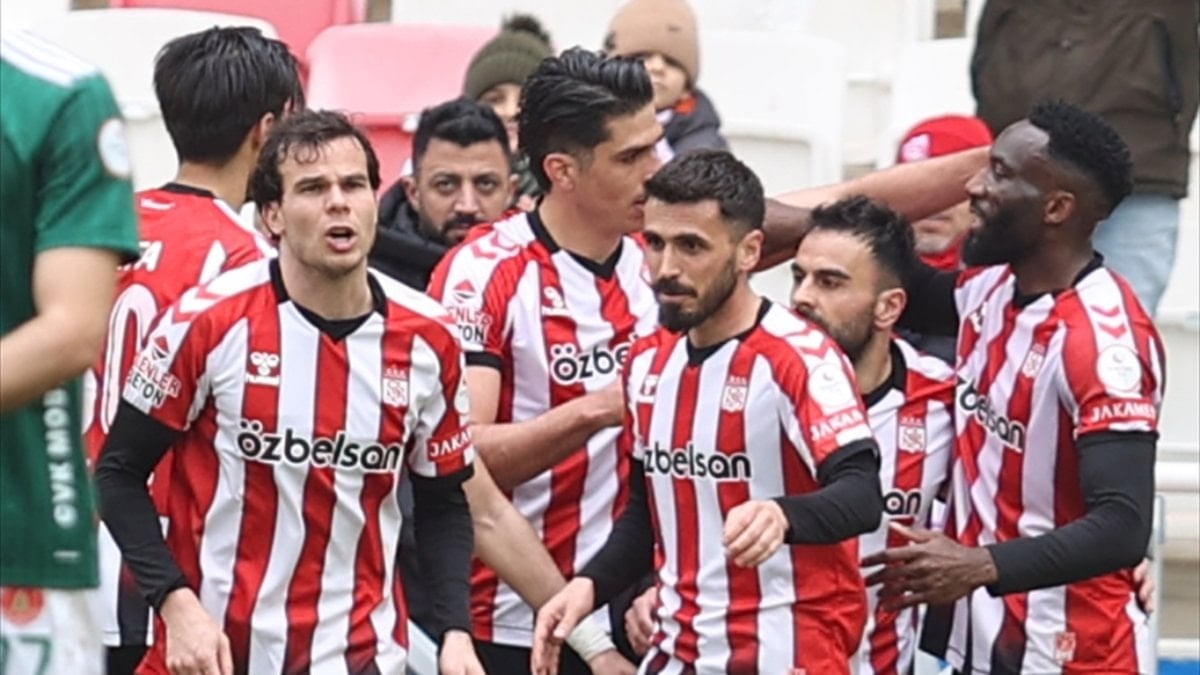 Sivasspor’a Ümraniyespor karşısında tek gol yetti
