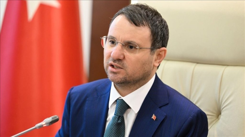 Siyaset dünyası Özgür Özel tarafından hedef alınan Akın Gürlek’e destek verdi