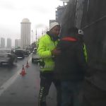 TEM Otoyolu’nda boğulma tehlikesi yaşayan sürücüyü kurtaran polis: Görevimizi yaptık