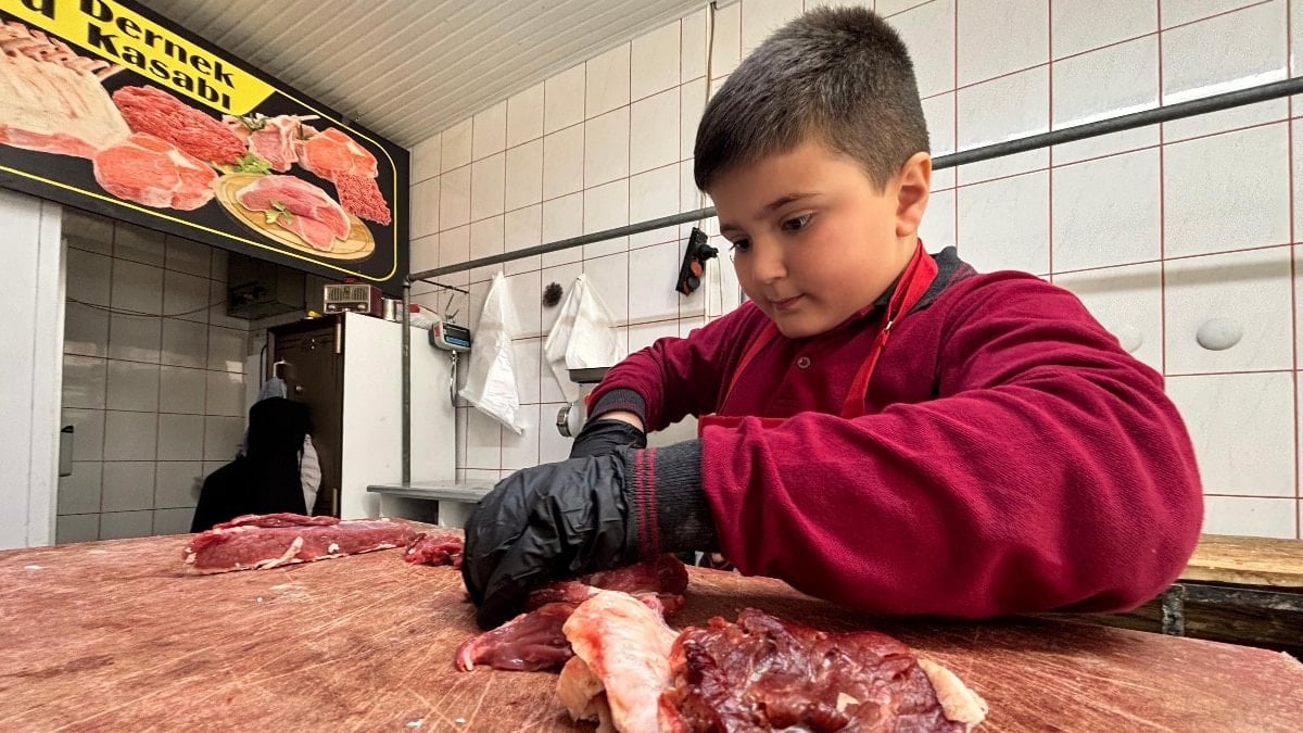 Trabzon’un ‘Junior Kasap’ı sosyal medyanın gözdesi oldu