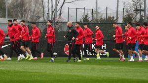 Uğurcan Çakır ve Barış Alper Yılmaz antrenmana çıkmadı