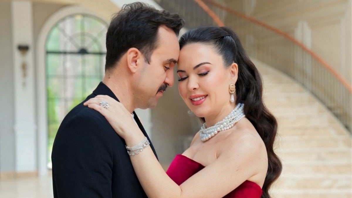 Ünlü fenomen Özlem Öz yeni malikanesini gösterdi