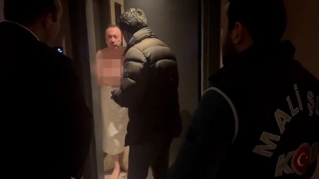 Uşak Belediyesi’ne operasyon: Belediye başkanı çalışanı ile otelde yakalandı