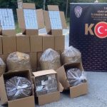 Uşak’ta yüzbinlerce makaron ve tütün ele geçirildi