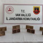 Van’da altın ham maddeli 8 tarihi eser ele geçirildi