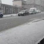 Van’da kardan kapanan yolları açmak için çalışmalar sürüyor