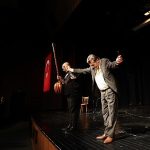 ‘Veli’nin Oğlu Orhan’ Küçükçekmece’de Seyirciyle Buluştu