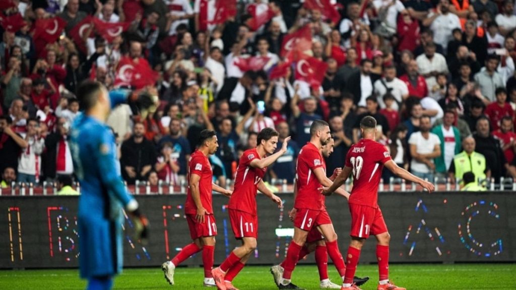 Vincenzo Montella’dan oyunculara Romanya uyarısı