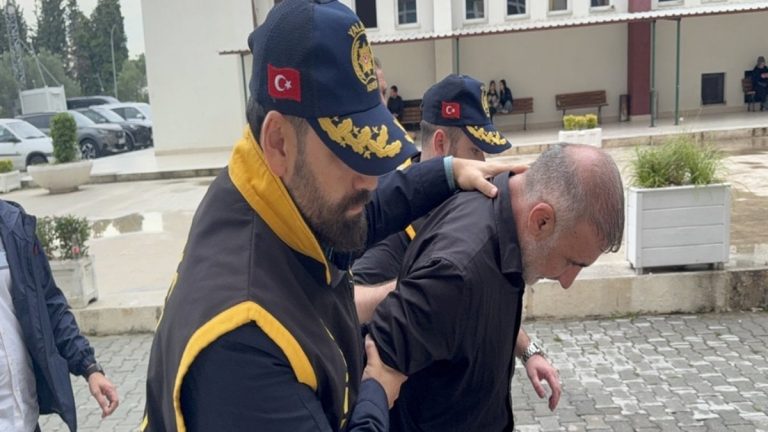 Yalova’da eşini sokak ortasında öldüren sanık için ağırlaştırılmış müebbet davası açıldı