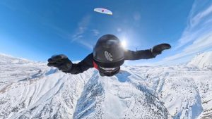 ‘Yarasa Adam’ Ergan Dağı’nda havalandı