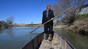 ‘Yerli Robinson’ 10 yıl aradan sonra Gavur Gölü’ndeki adacığına geri döndü