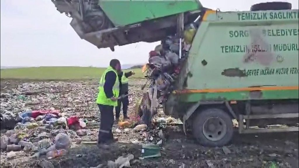 Yozgat’ta altınlarını sakladığı lahana poşeti çöpe atıldı: Soluğu kamyonun başında aldı