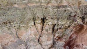 Yozgat’ta doğanın yıllarca şekillendirdiği tepe, dronela görüntülendi