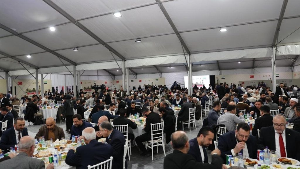 YTB’den Bayırbucak’ta 500 kişilik kardeşlik iftarı