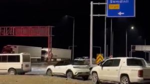 Yüksekova-Van kara yolunda heyelan