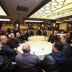 Ziraatçılar, Başkan Büyükakın’ı çay içmeden bırakmadı