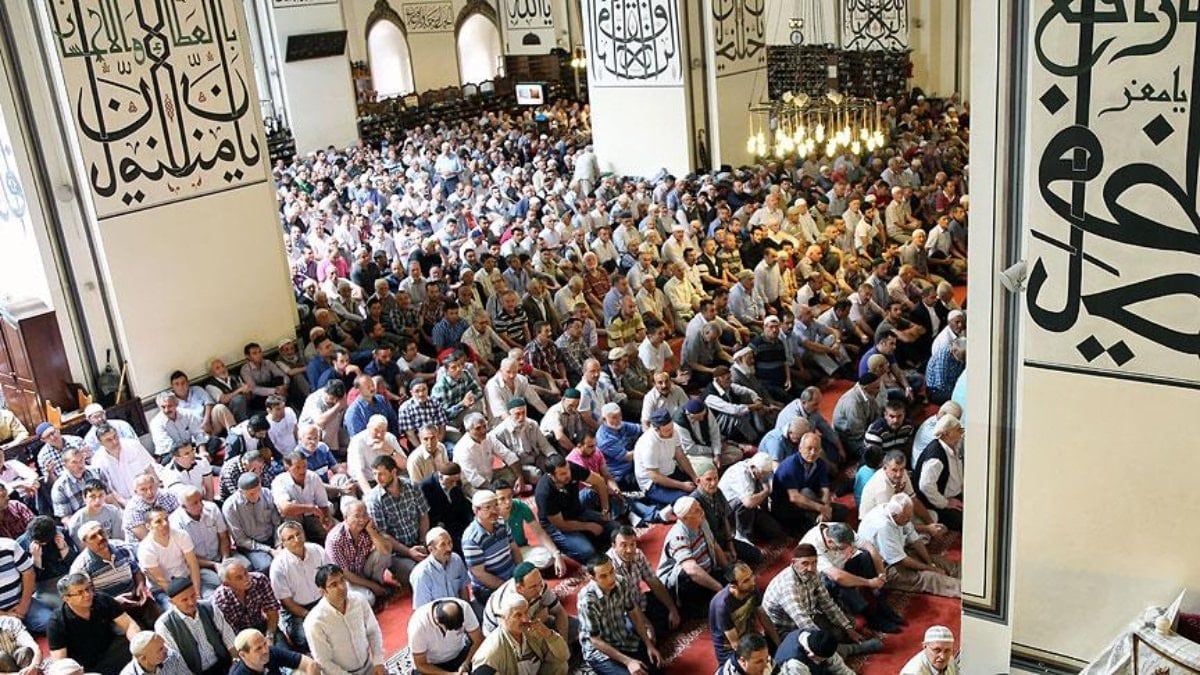10 Nisan 2026 Cuma Hutbesi: Bugünkü hutbe metni ve namaz saatleri