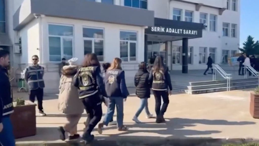 17 ilde, 2 milyar 190 milyon TL’lik dolandırıcılık operasyonu: 180 gözaltı