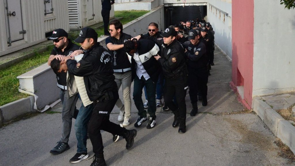 Adana merkezli 8 ilde ‘Bayğaralar suç örgütüne operasyon