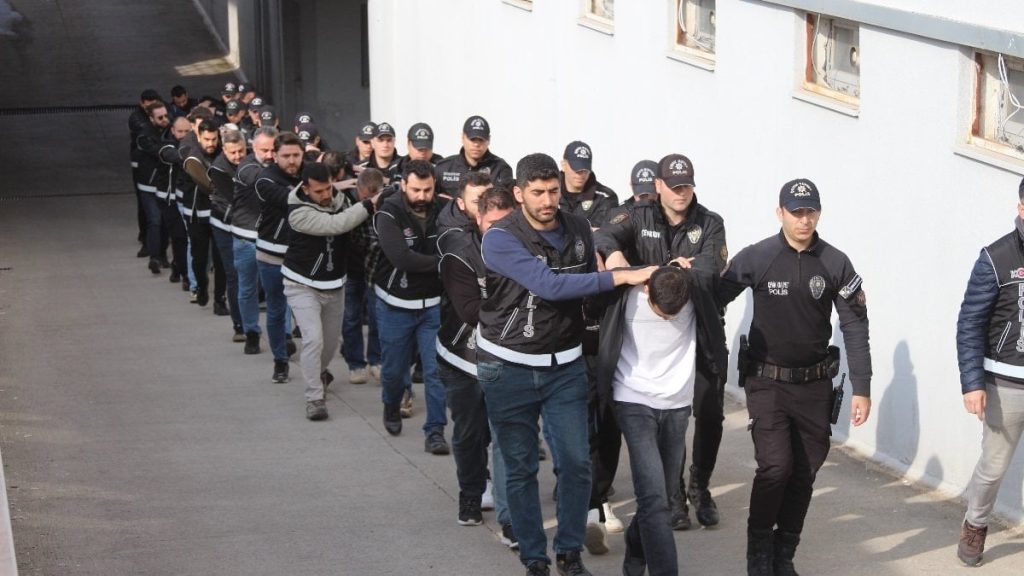 Adana’da atık tesiste 170 milyon TL’lik ürün ele geçirildi