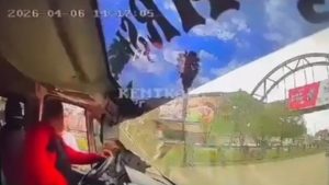 Adana’da dolmuş sürücüleri ve araçlara saldırı