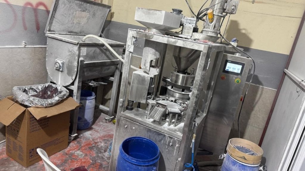 Adana’da ıslak mendil tesisi, uyuşturucu imalathanesi çıktı: 7 tutuklama