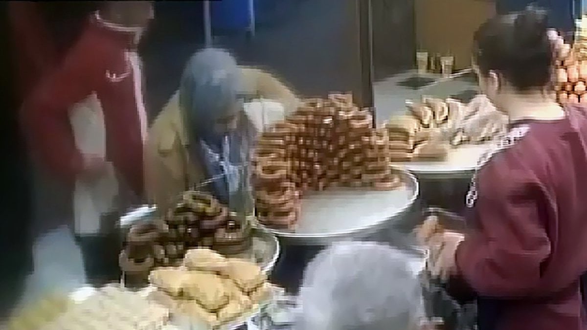 Adana’da pastanede yanına yaklaştığı kadının telefonunu çaldı: Dayanamadım