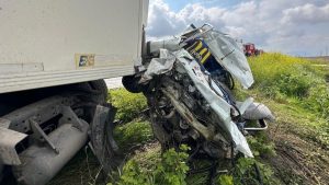 Adana’da tır ile kafa kafaya çarpışan otomobilin sürücüsü öldü