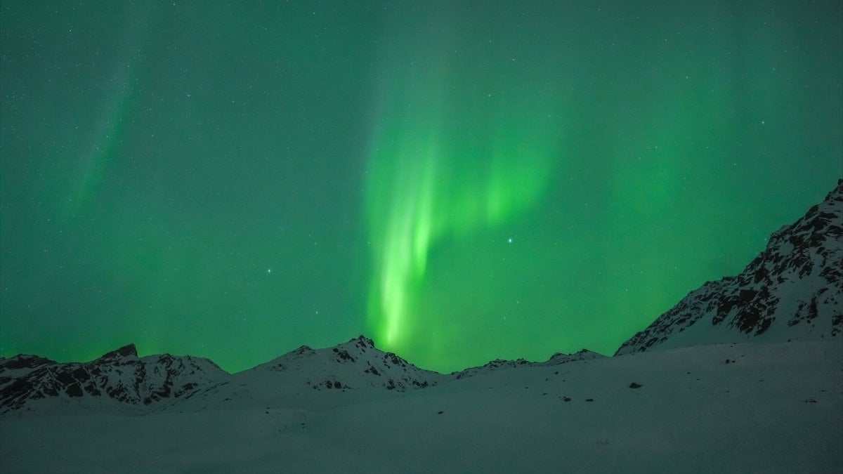 Alaska semalarında Aurora Borealis görsel şölen sundu