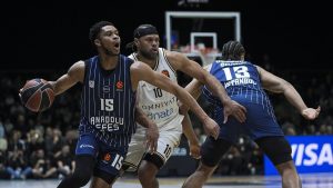 Anadolu Efes, Dubai Basketbol’u devirdi