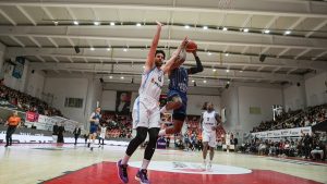 Anadolu Efes’ten Aliağa Petkimspor’a 25 sayılık fark!